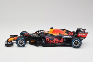Red Bull Racing Honda RB16B #33 M. Verstappen Belgian GP Winner 2021 Minichamps 1:18 110211333 Żywica — zdjęcie 3 z 7