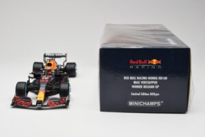 Red Bull Racing Honda RB16B #33 M. Verstappen Belgian GP Winner 2021 Minichamps 1:18 110211333 Żywica — zdjęcie 6 z 7