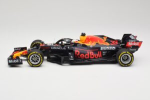 Red Bull Racing Honda RB16B #33 M. Verstappen Mexican GP Winner 2021 Minichamps 1:18 110211933 Żywica — zdjęcie 3 z 6