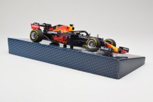 Red Bull Racing Honda RB16B #33 M. Verstappen Emilia Romagna GP 2021 Case Edition Minichamps 1:18 113210133 Żywica — zdjęcie 4 z 7