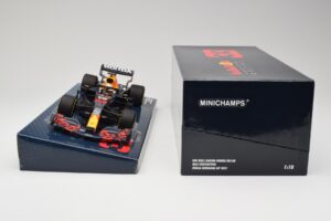 Red Bull Racing Honda RB16B #33 M. Verstappen Emilia Romagna GP 2021 Case Edition Minichamps 1:18 113210133 Żywica — zdjęcie 6 z 7