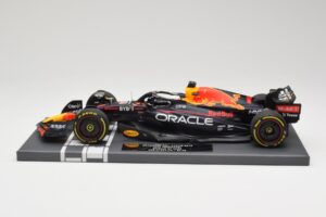 Oracle Red Bull Racing RB18 #33 M. Verstappen Belgian GP 2022 Minichamps 1:18 113221401 Żywica