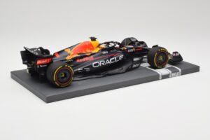 Oracle Red Bull Racing RB18 #33 M. Verstappen Mexican GP 2022 Minichamps 1:18 113222001 Żywica — zdjęcie 3 z 7
