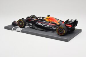 Oracle Red Bull Racing RB18 #33 M. Verstappen Mexican GP 2022 Minichamps 1:18 113222001 Żywica — zdjęcie 5 z 7