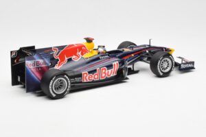 Red Bull Racing Renault RB5 #5 S. Vettel Showcar 2010 Minichamps 1:18 153100175 Metal — zdjęcie 2 z 6