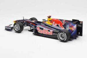 Red Bull Racing Renault RB5 #5 S. Vettel Showcar 2010 Minichamps 1:18 153100175 Metal — zdjęcie 5 z 6