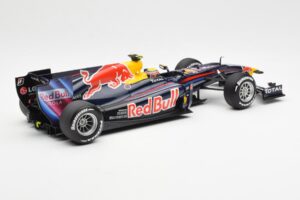 Red Bull Racing Renault RB6 #6 M. Webber F1 2010 Minichamps 1:18 110100006 Metal — zdjęcie 2 z 6