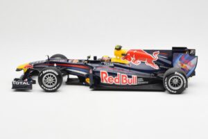 Red Bull Racing Renault RB6 #6 M. Webber F1 2010 Minichamps 1:18 110100006 Metal — zdjęcie 3 z 6