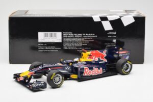 Red Bull Racing Renault RB6 #5 S. Vettel F1 World Champion 2010 Minichamps 1:18 110100005 Metal — zdjęcie 6 z 6