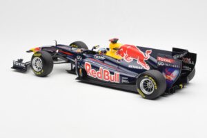 Red Bull Racing Renault RB7 #1 S. Vettel F1 World Champion Showcar 2011 Minichamps 1:18 113110271 Metal — zdjęcie 5 z 6