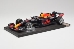Red Bull RB16B #33 M. Verstappen Dutch GP Winner 2021 Minichamps 1:18 113212533 Metal — zdjęcie 2 z 7