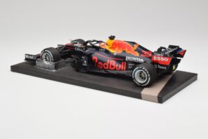Red Bull RB16B #33 M. Verstappen Dutch GP Winner 2021 Minichamps 1:18 113212533 Metal — zdjęcie 5 z 7