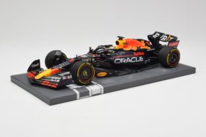Red Bull RB18 Oracle #1 M. Verstappen Abu Dhabi GP 2022 Winner Minichamps 1:18 113222201 Żywica — zdjęcie 2 z 7