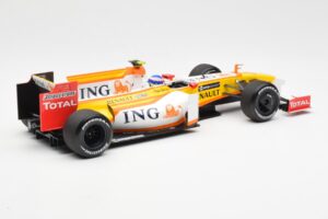 Renault F1 Team R29 #10 R. Grosjean F1 2009 Minichamps 1:18 150090108 Metal — zdjęcie 2 z 6
