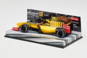 Renault R30 #11 R. Kubica Race Car 2010 Minichamps 1:43 403100081 Metal — zdjęcie 3 z 6