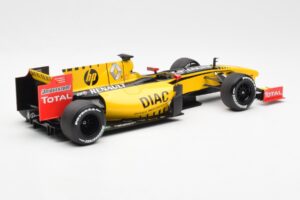 Renault R30 R. Kubica / V. Petrov F1 Showcar 2010 Minichamps 1:18 7711428831 Metal — zdjęcie 2 z 6