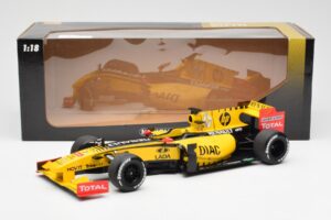 Renault R30 R. Kubica / V. Petrov F1 Showcar 2010 Minichamps 1:18 7711428831 Metal — zdjęcie 6 z 6