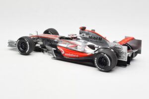 McLaren MP4-22 Mercedes #1 F. Alonso Showcar 2007 Minichamps 1:18 533071871 Metal — zdjęcie 5 z 6