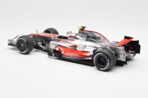 McLaren MP4-23 Mercedes #23 H. Kovalainen 2008 Minichamps 1:18 530081823 Metal — zdjęcie 5 z 6
