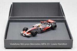 McLaren MP4-23 Mercedes #22 L. Hamilton F1 World Champion 2008 Minichamps 1:43 B66962422 Metal — zdjęcie 4 z 4