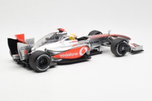 McLaren MP4-24 #1 L. Hamilton 2009 Dealer Edition Minichamps 1:18 503091801 Metal — zdjęcie 2 z 6