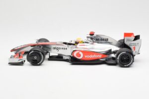 McLaren MP4-24 #1 L. Hamilton 2009 Dealer Edition Minichamps 1:18 503091801 Metal — zdjęcie 3 z 6