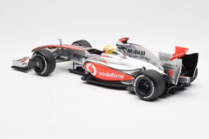 McLaren MP4-24 #1 L. Hamilton 2009 Dealer Edition Minichamps 1:18 503091801 Metal — zdjęcie 5 z 6