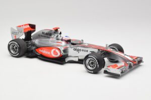 McLaren MP4-25 Vodafone #1 J. Button F1 2010 Minichamps 1:18 530101871-R1 Metal — zdjęcie 4 z 7