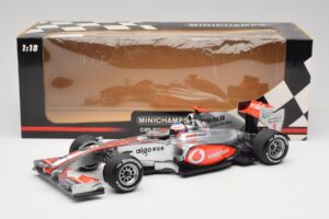 McLaren MP4-25 Vodafone #1 J. Button F1 2010 Minichamps 1:18 530101871-R1 Metal — zdjęcie 7 z 7