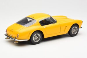 Ferrari 250 GT SWB Żółty CMC 1:18 M-054 Metal — zdjęcie 2 z 6
