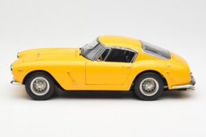 Ferrari 250 GT SWB Żółty CMC 1:18 M-054 Metal — zdjęcie 3 z 6