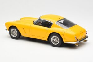 Ferrari 250 GT SWB Żółty CMC 1:18 M-054 Metal — zdjęcie 5 z 6