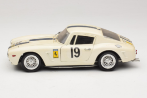 Ferrari 250 GT SWB Berlinette #19 Tour de France Automobile 1961 Eagles Race 1:18 6500 Metal — zdjęcie 4 z 8