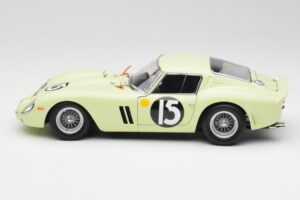 Ferrari 250 GTO #15 S. Moss / I. Ireland Goodwood Tourist Trophy Winner 1962 Kyosho 1:18 08438C Metal — zdjęcie 4 z 8