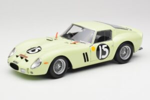Ferrari 250 GTO #15 S. Moss / I. Ireland Goodwood Tourist Trophy Winner 1962 Kyosho 1:18 08438C Metal
