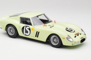 Ferrari 250 GTO #15 S. Moss / I. Ireland Goodwood Tourist Trophy Winner 1962 Kyosho 1:18 08438C Metal — zdjęcie 6 z 8