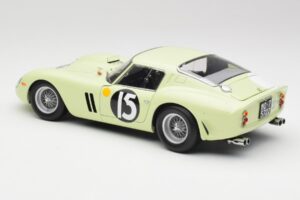 Ferrari 250 GTO #15 S. Moss / I. Ireland Goodwood Tourist Trophy Winner 1962 Kyosho 1:18 08438C Metal — zdjęcie 7 z 8