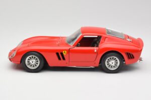 Ferrari 250 GTO Czerwony Bburago 1:18 3011 Metal — zdjęcie 4 z 8