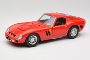 Ferrari 250 GTO Czerwony Bburago 1:18 3011 Metal