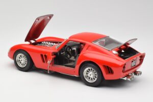 Ferrari 250 GTO Czerwony Bburago 1:18 3011 Metal — zdjęcie 5 z 8