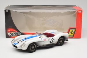 Ferrari 250 Testa Rossa #22 P. Hill / O. Gendebien 24 Hours of Le Mans 1958 Hot Wheels 1:18 29755 Metal — zdjęcie 8 z 8