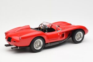Ferrari 250 Testa Rossa Pontoon Fender Czerwony CMC 1:18 M-071 Metal — zdjęcie 2 z 6
