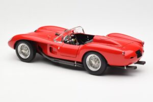 Ferrari 250 Testa Rossa Pontoon Fender Czerwony CMC 1:18 M-071 Metal — zdjęcie 5 z 6