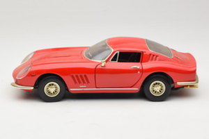 Ferrari 275 GTB/4 Czerwony ERTL 1:18 7493-P1 Metal — zdjęcie 4 z 8