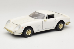 Ferrari 275 GTB/4 Biały ERTL 1:18 7493 Metal