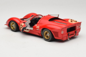 Ferrari 330 P4 #23 L. Bandini / C. Amon 24 Hours of Daytona Winner 1967 Revell 1:18 48833 Metal — zdjęcie 5 z 8