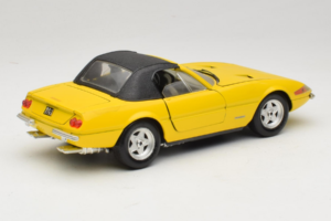 Ferrari 365 GTS/4 Daytona Kabriolet Żółty Techno Giodi 1:18 740028 Metal — zdjęcie 3 z 8