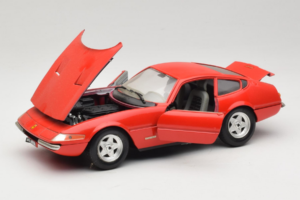 Ferrari 365 GTB/4 Daytona Czerwony Techno Giodi 1:18 40011-P2 Metal — zdjęcie 2 z 8
