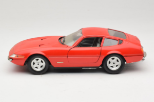 Ferrari 365 GTB/4 Daytona Czerwony Techno Giodi 1:18 40011-P2 Metal — zdjęcie 4 z 8