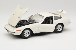 Ferrari 365 GTB/4 Daytona Berlina Biały Techno Giodi 1:18 74007 Metal — zdjęcie 2 z 8